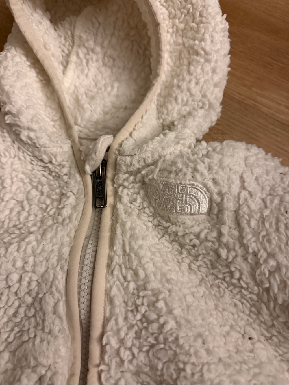 North face Campshire Sherpa Baby Hoodie with Bear Ears - Picture 3 of 5
